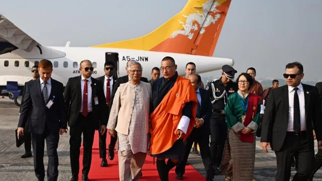 ঢাকায় এসেই ভূমিকম্পে ক্ষয়ক্ষতির খোঁজ নিলেন ভুটানের প্রধানমন্ত্রী